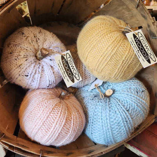 LARGE KNIT PUMPKIN