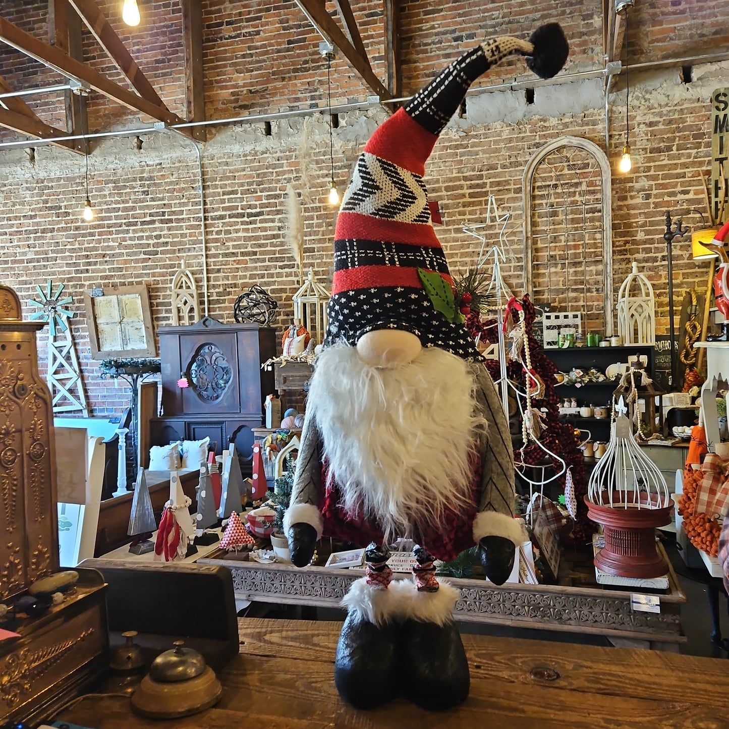 Adjustable gnome 26 inches to 36 inches