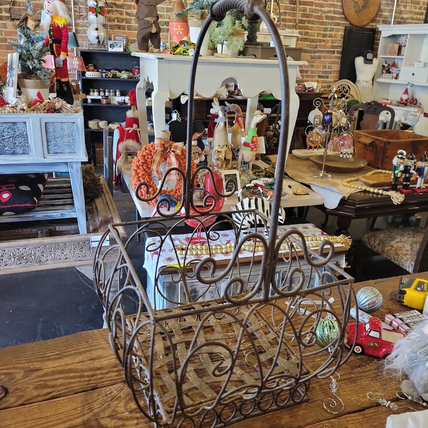 Wire basket