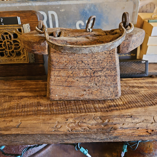Small wooden trinket box