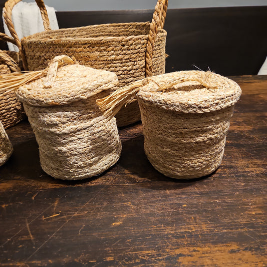 Woven basket wide