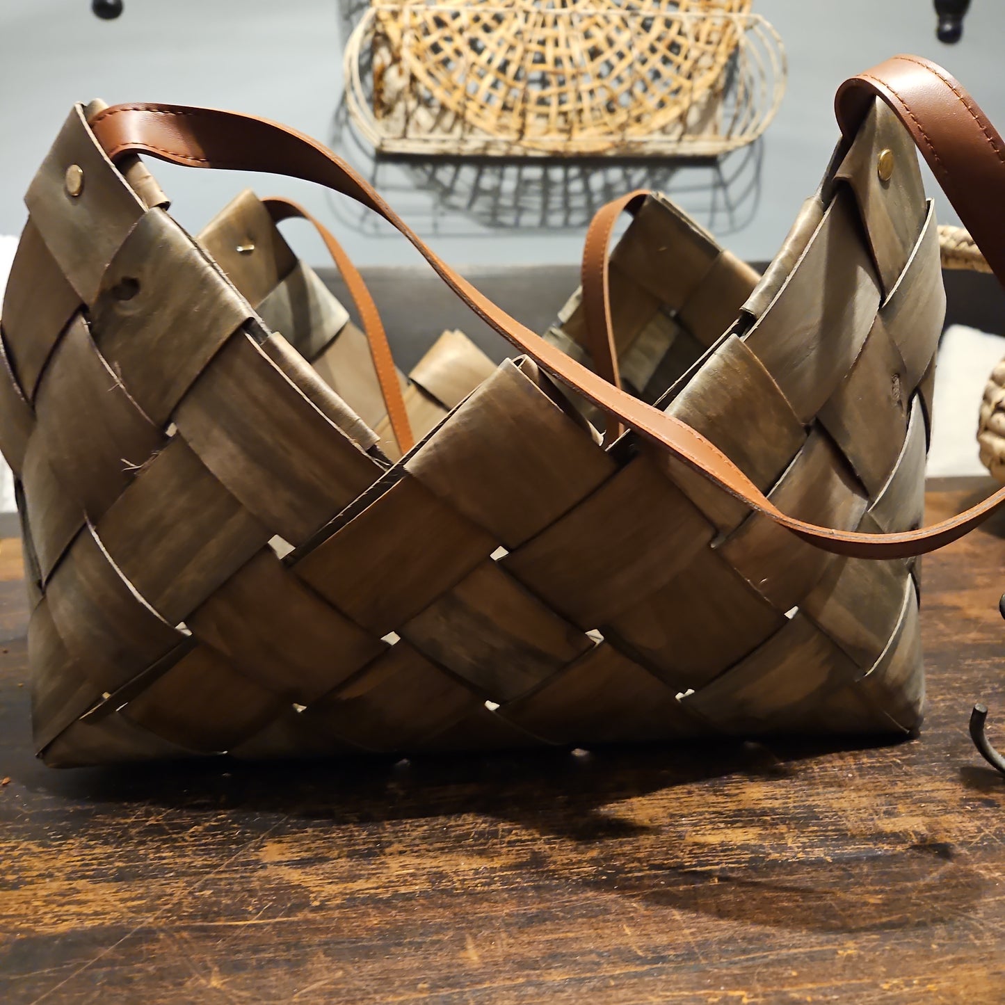 Large wicker bag/ basket