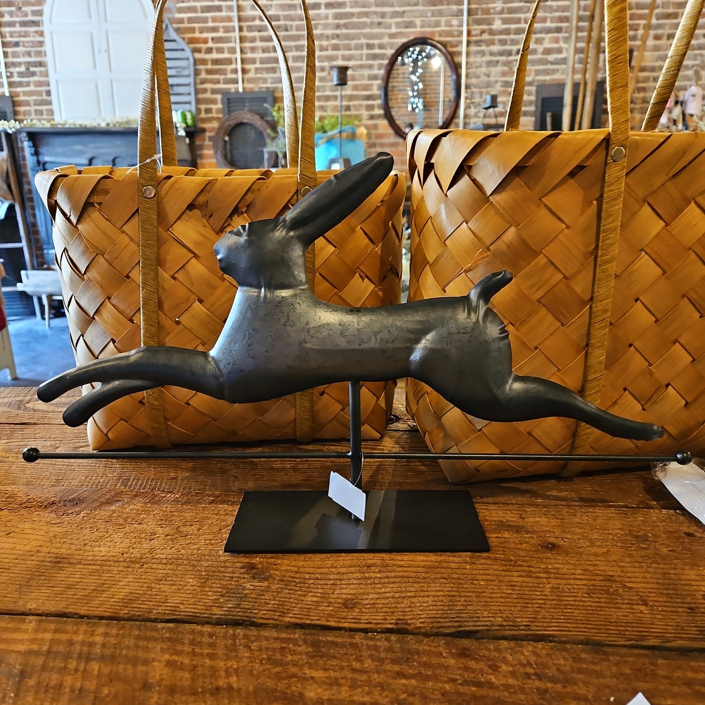 Metal running rabbit