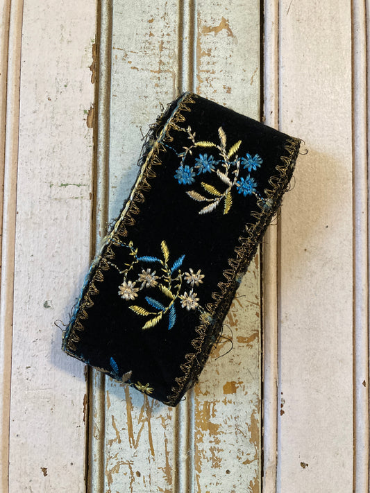 75” Floral Trim