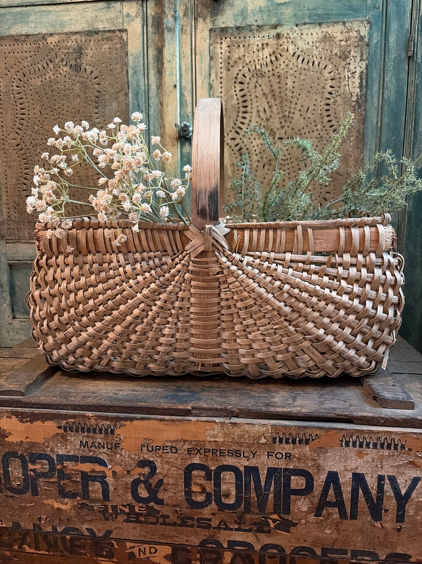 Vtg. Basket Lg.