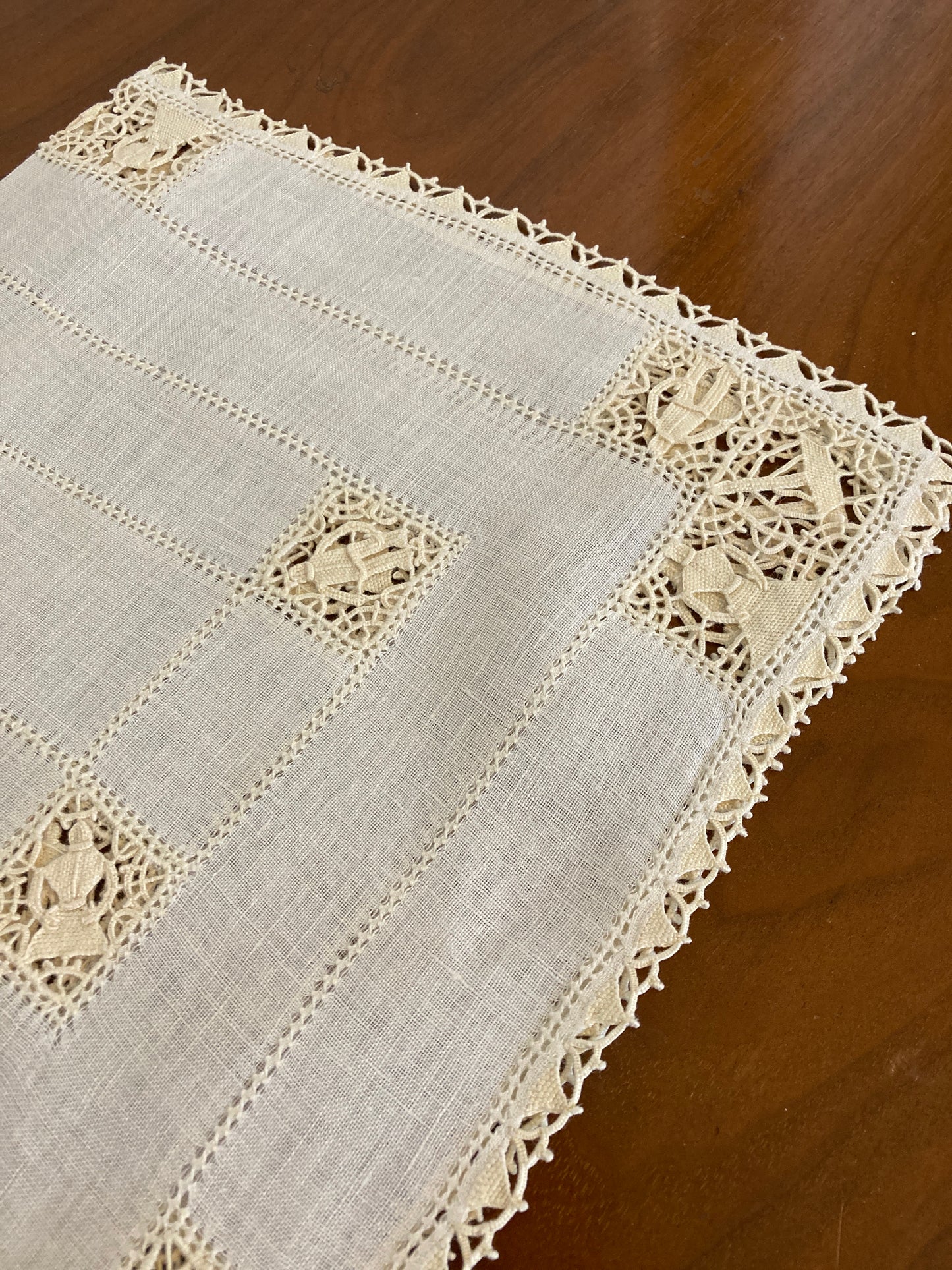 12” x 20” Linen