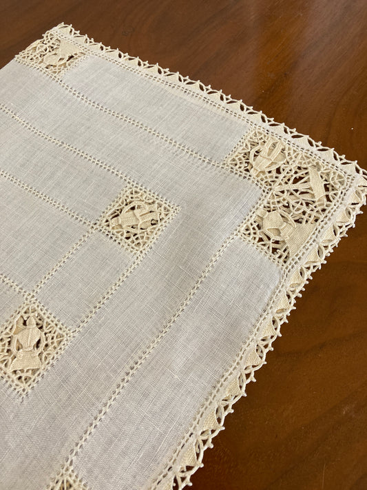 12” x 20” Linen