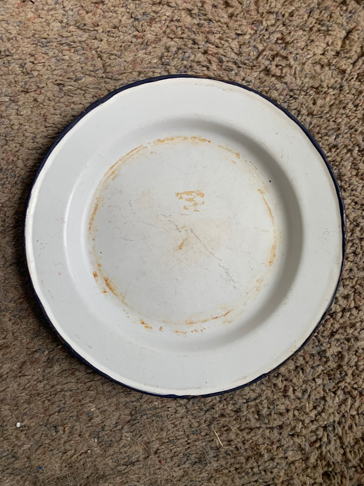 Black/white enamel plate