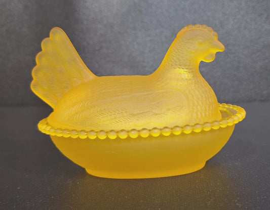 Import Matte Golden Hen on Nest