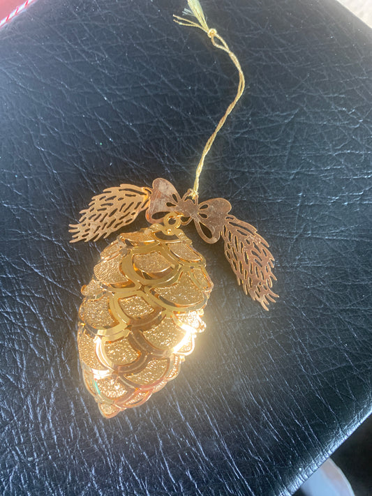 Vtg Gold Metal Pinecone Ornament