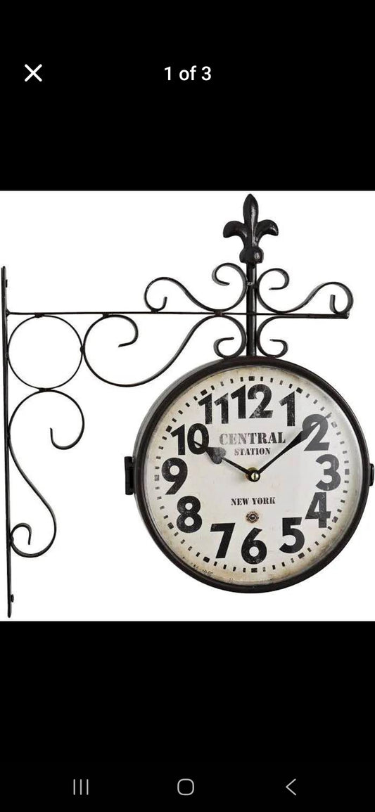 Twisted sided clock