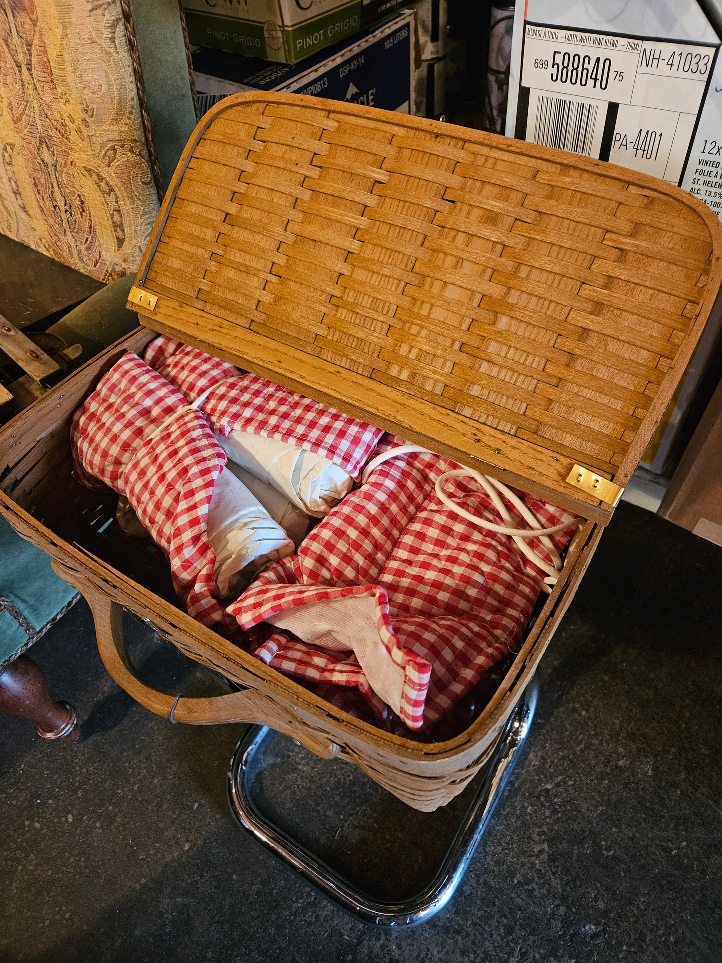 A vintage picnic basket, never used