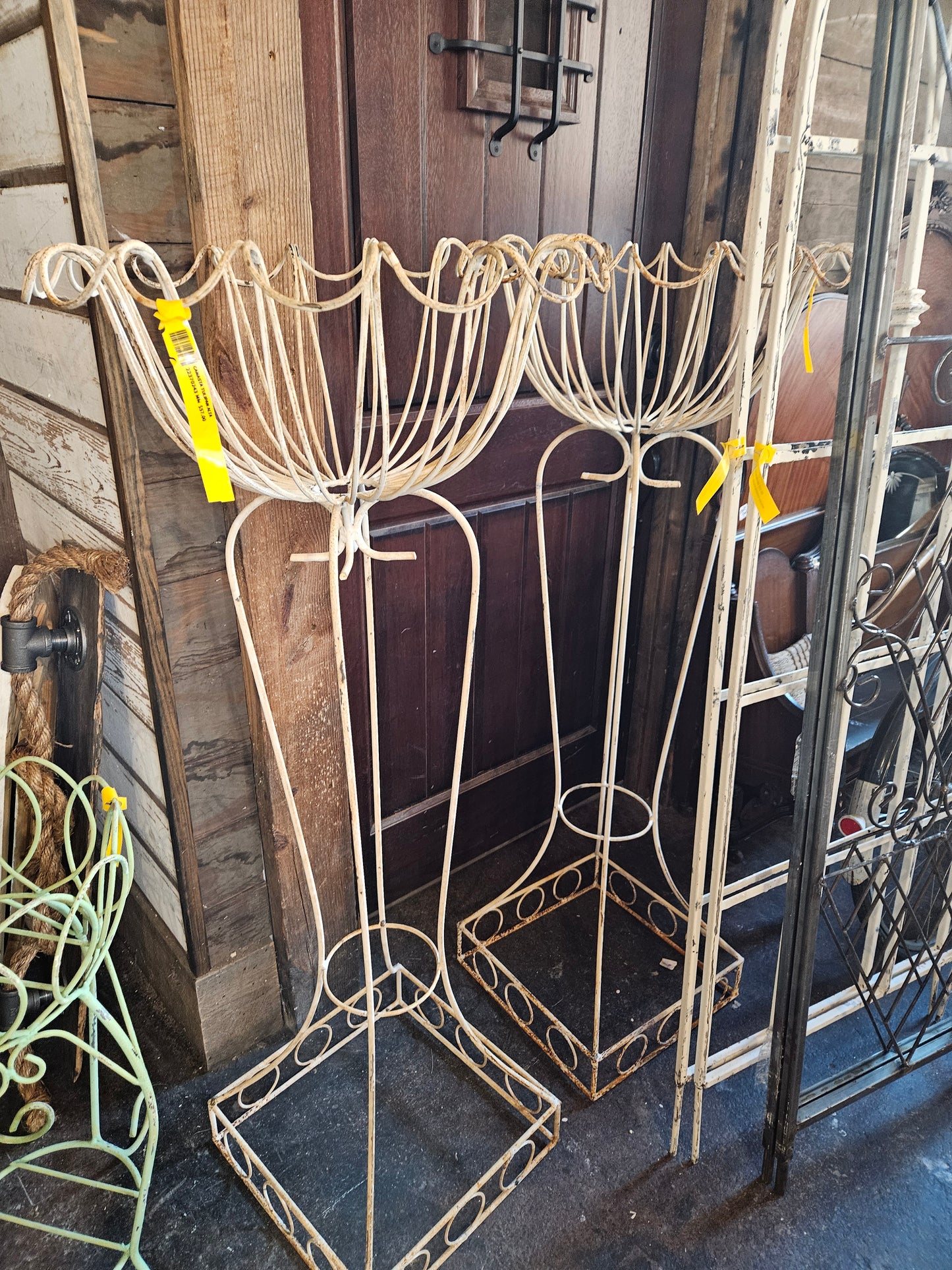 5 foot tall tulip planters