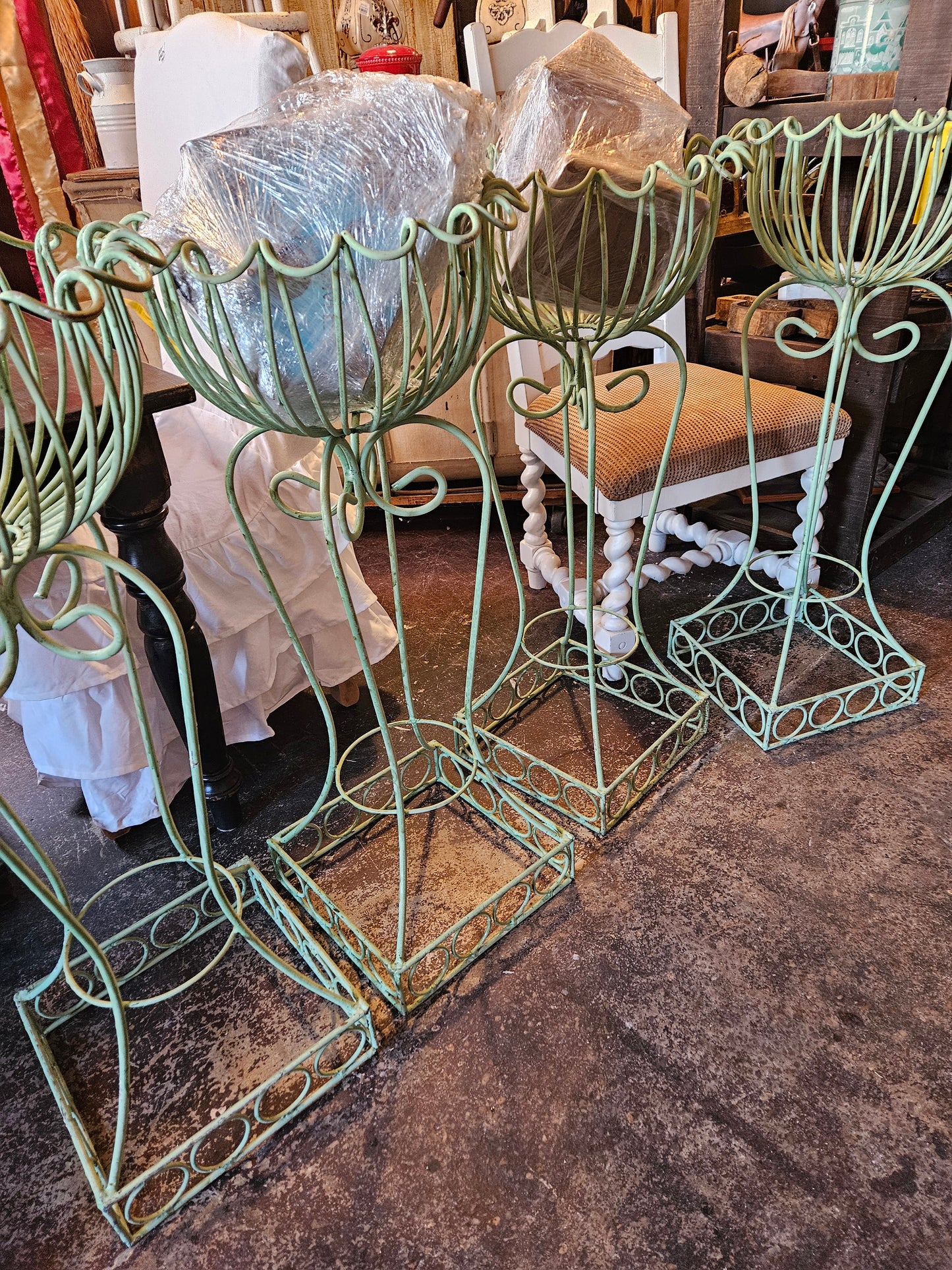 Medium square planter