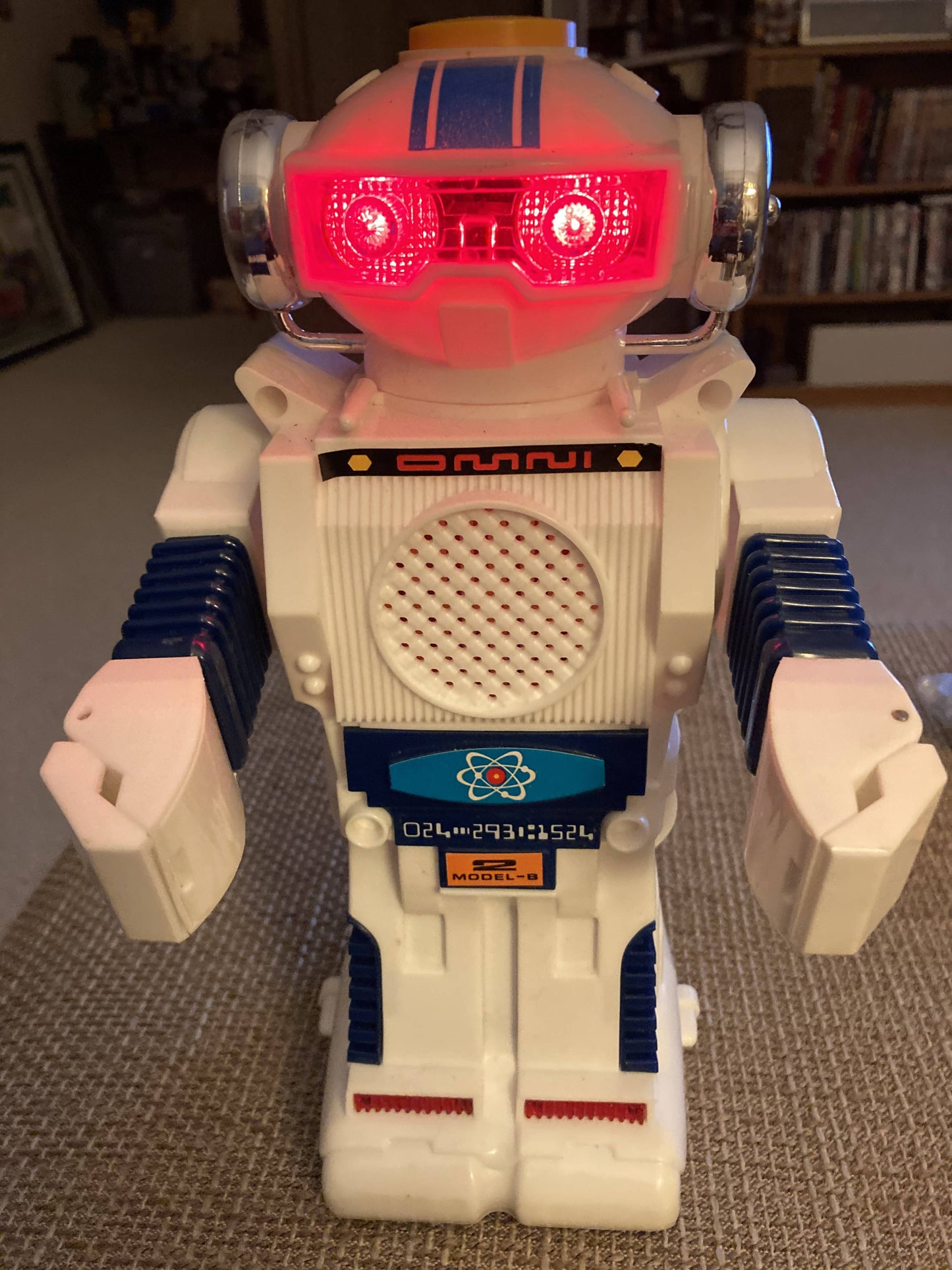 Toys = MORGAN TR 2 ROBOT MIB & WORKING!!