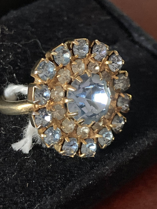 Jewelry = Vintage Costume Ring(round with center stone)