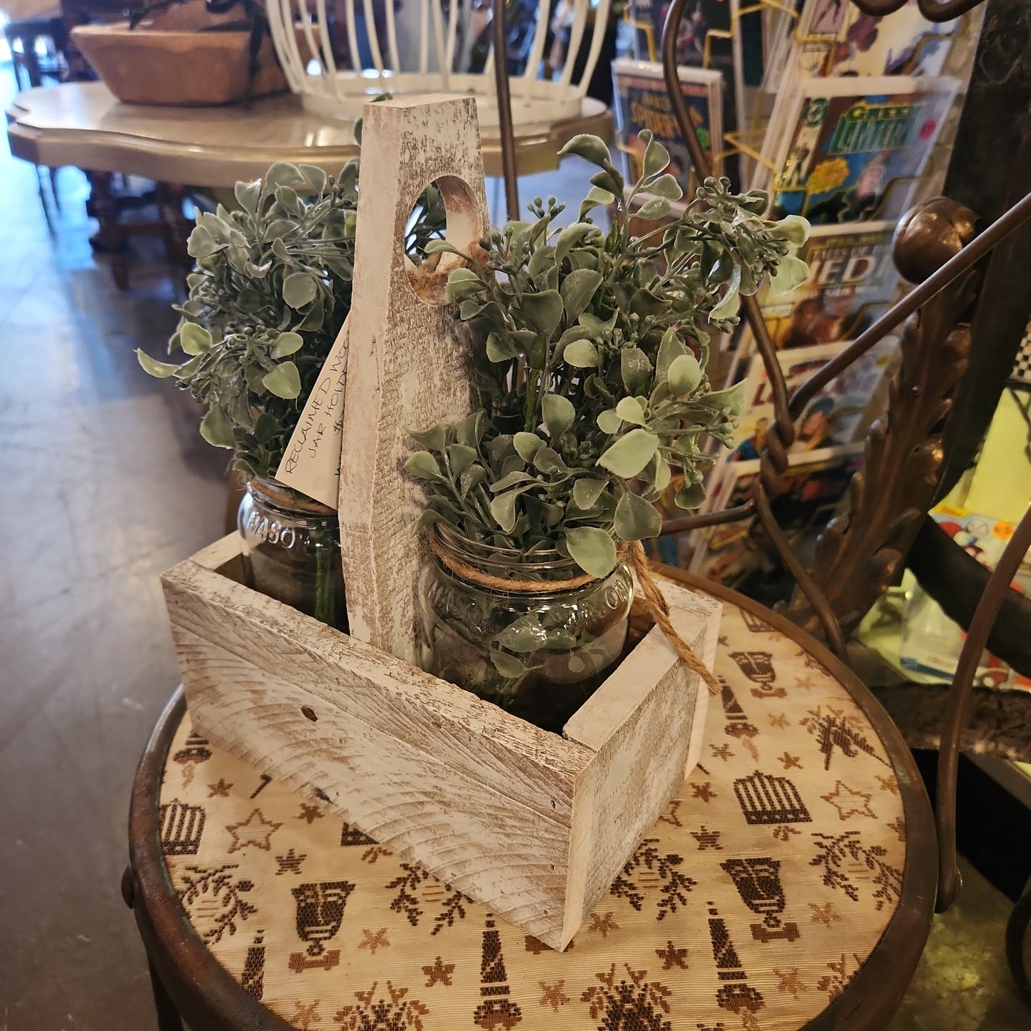 WOODEN MASON JAR HOLDER