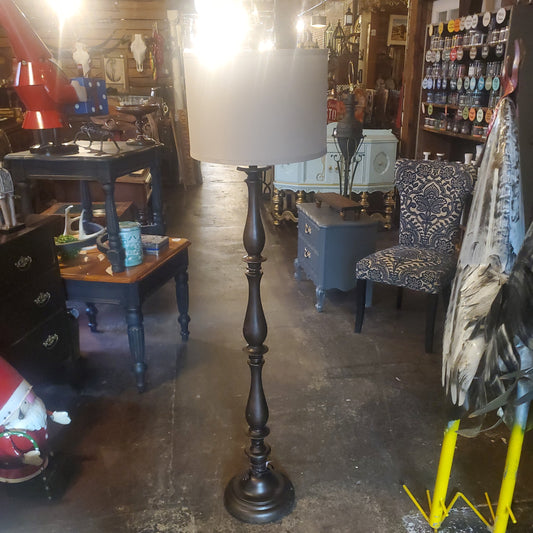 Floor lamp