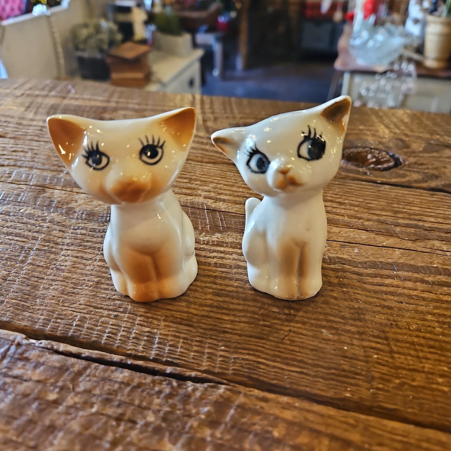 Vintage cat pair