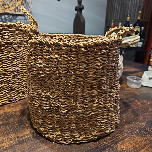 Medium wicker basket