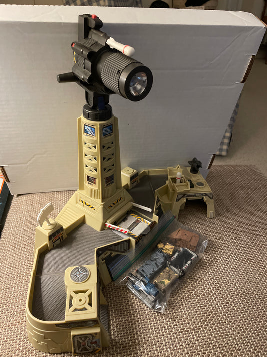 Toy=Micro Machine light tower military playset
