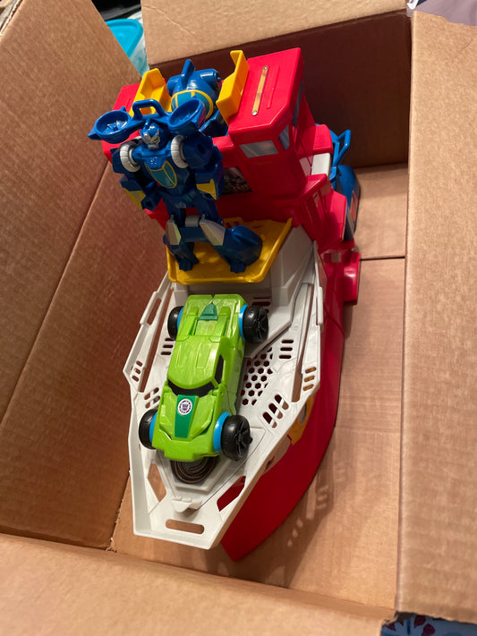 Toy = Playskool Transformers Rescue Rig + Springload Changer