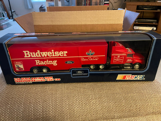 Toy = Nascar Budweiser Racing 1/43 transporter MIP