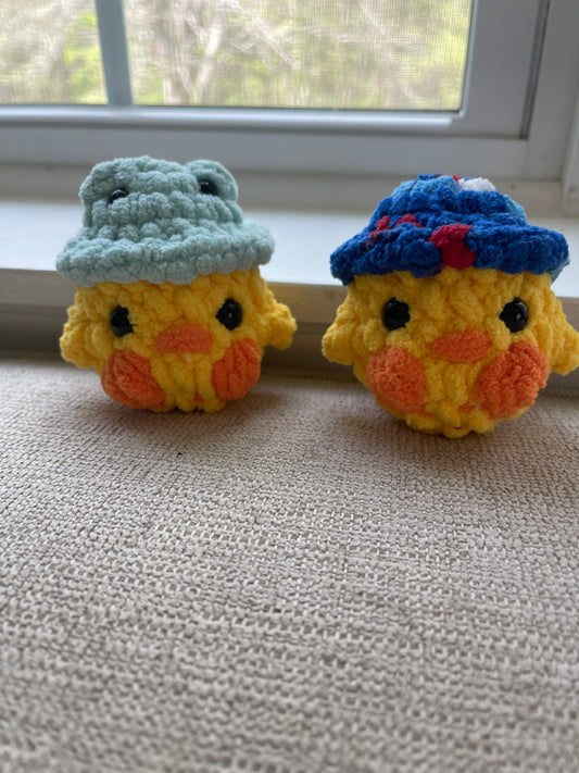 Small crochet duck with hat
