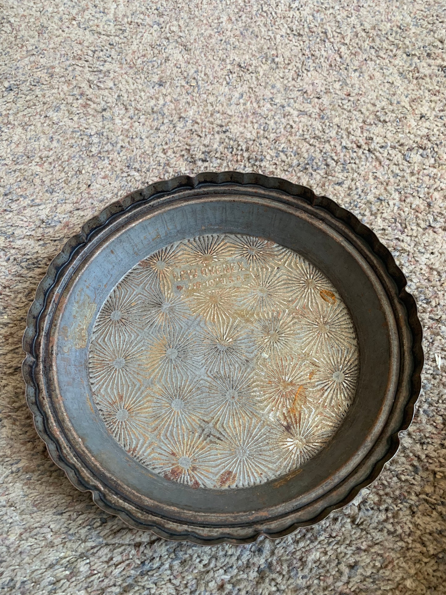 Fluted Edge Starburst Pie Tin