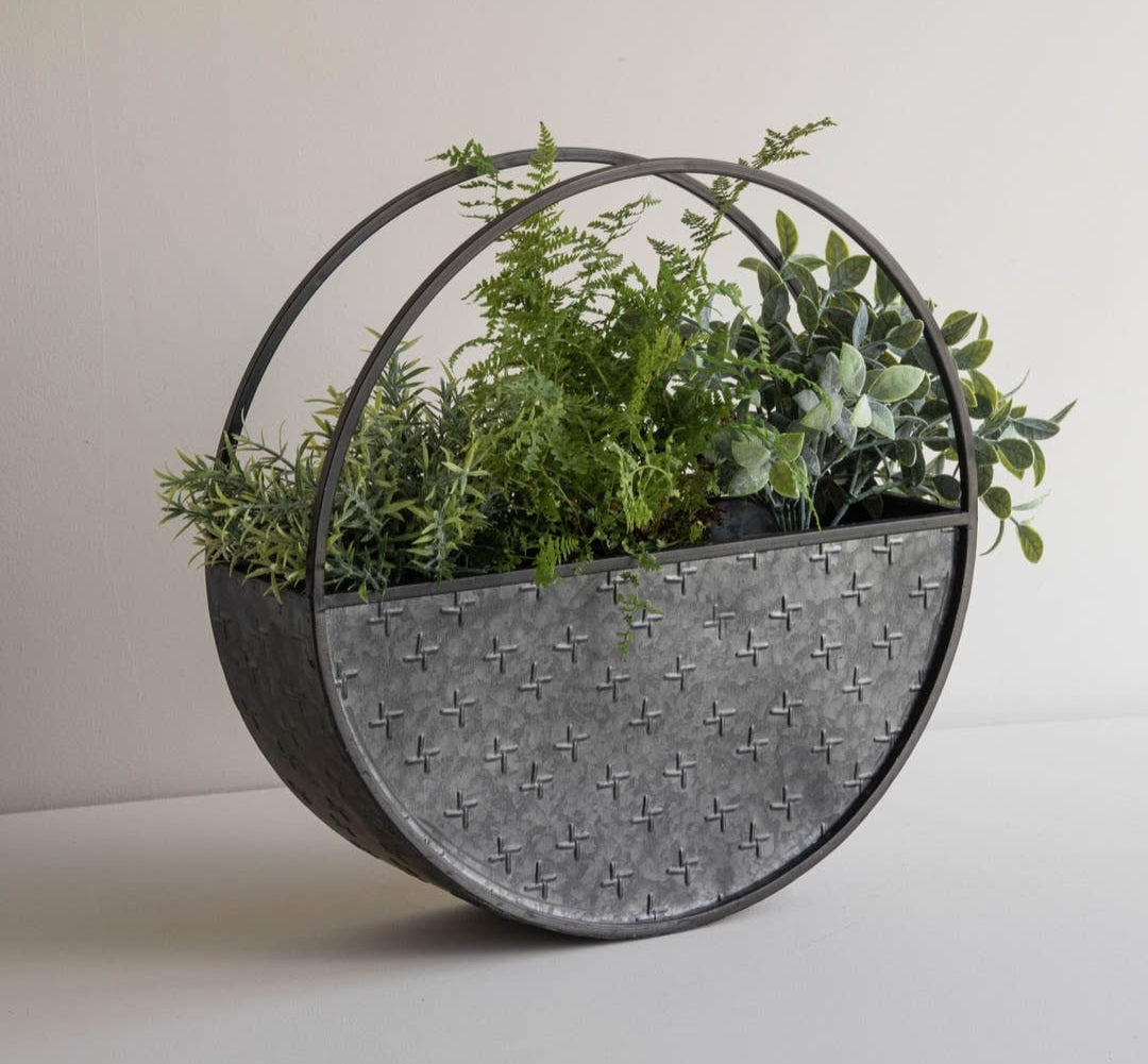 Round hanging planter