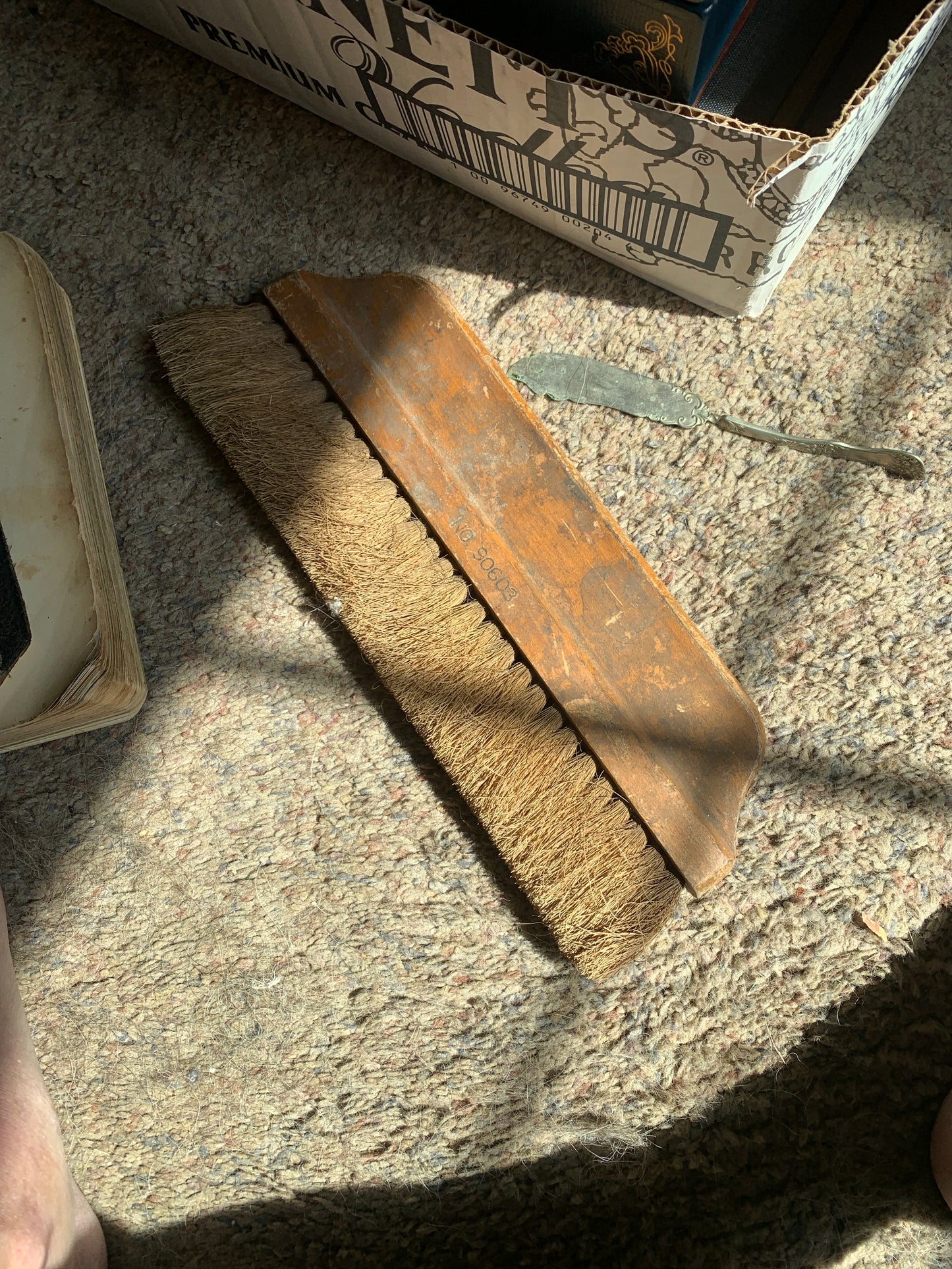 Vintage large wallpaper brush