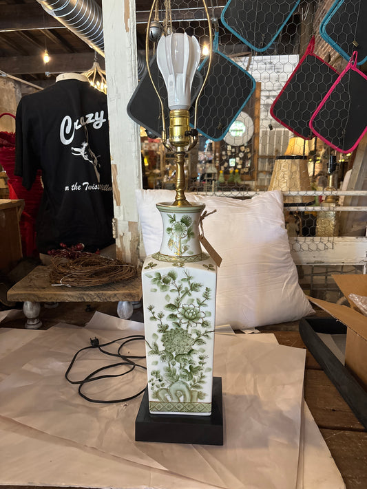 Vintage Norleans ornamental porcelain table lamp