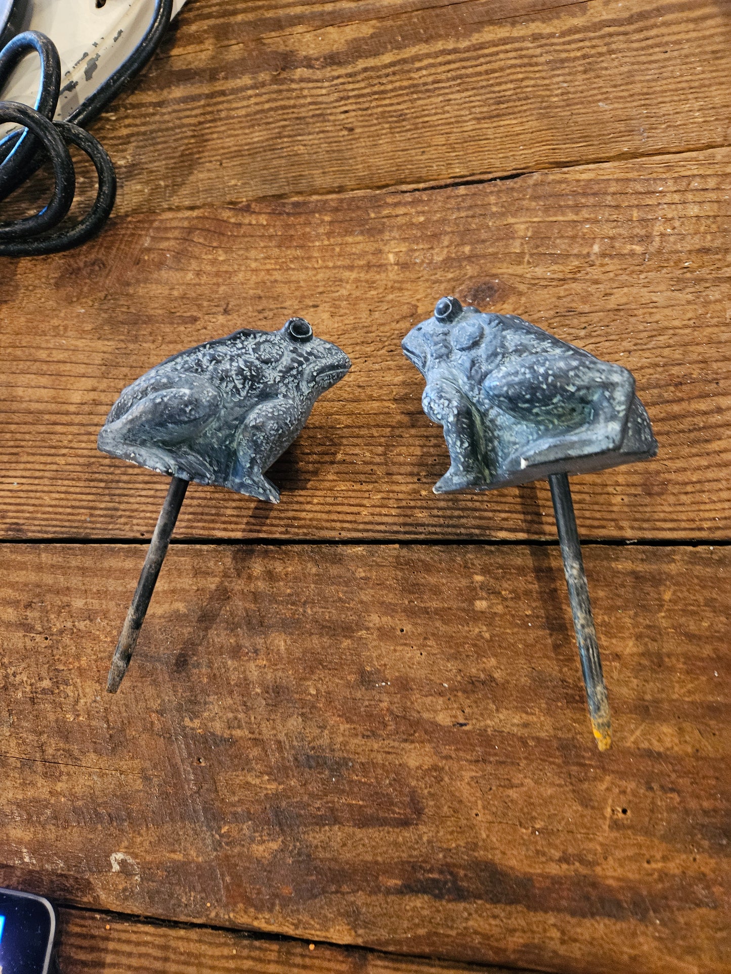 Frog stake