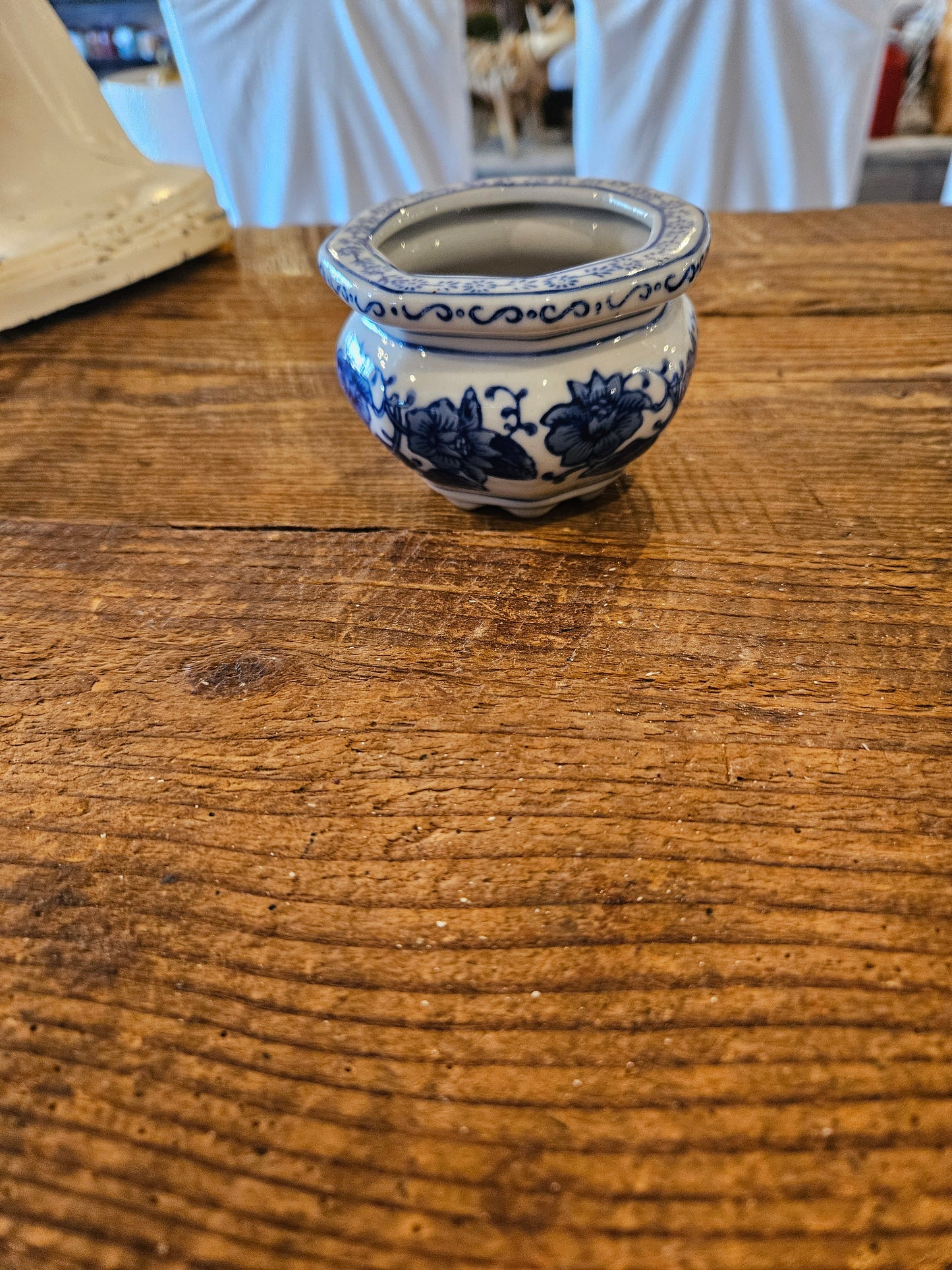 Chinosiorre small vase