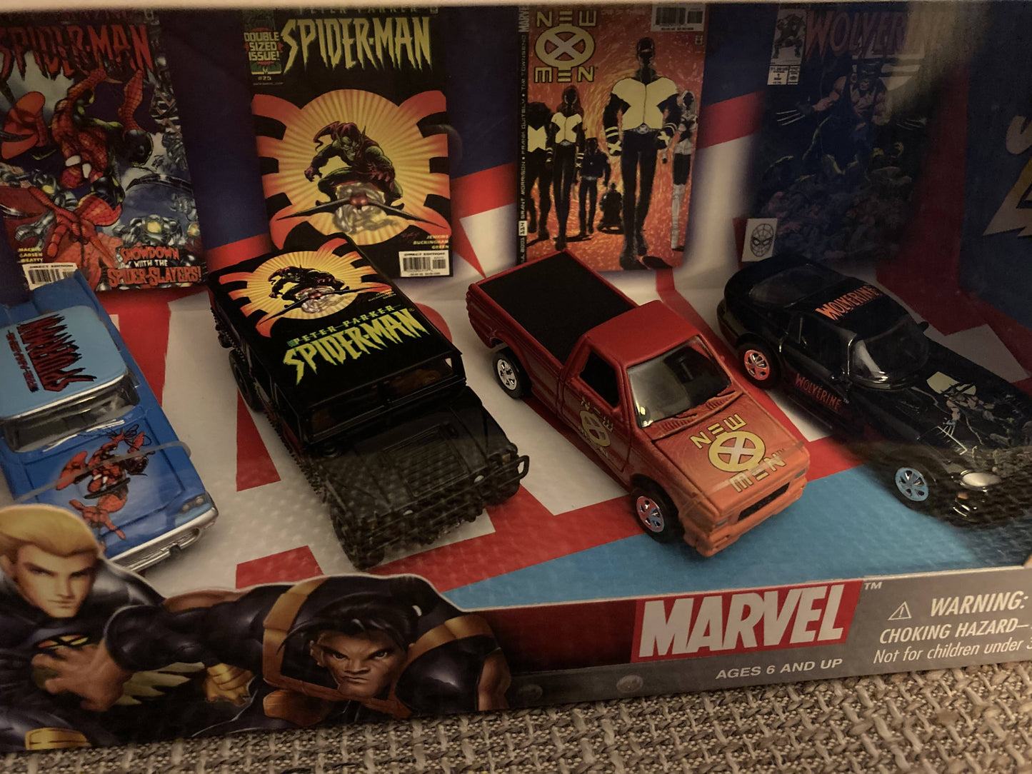Toy = Johnny Lightning Marvel 4 Car Box Set