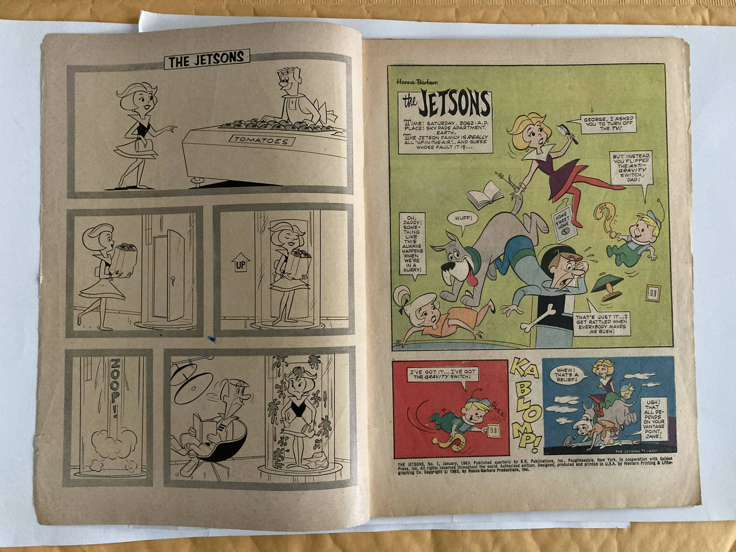 Comic Book = THE JETSONS #1 GOLD KEY - 1ST COMIC APPEARANCE 1963!!