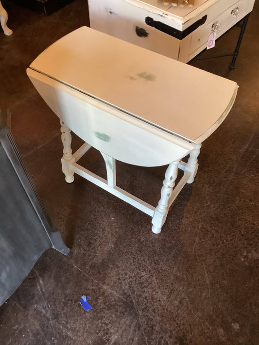 Small dropleaf table