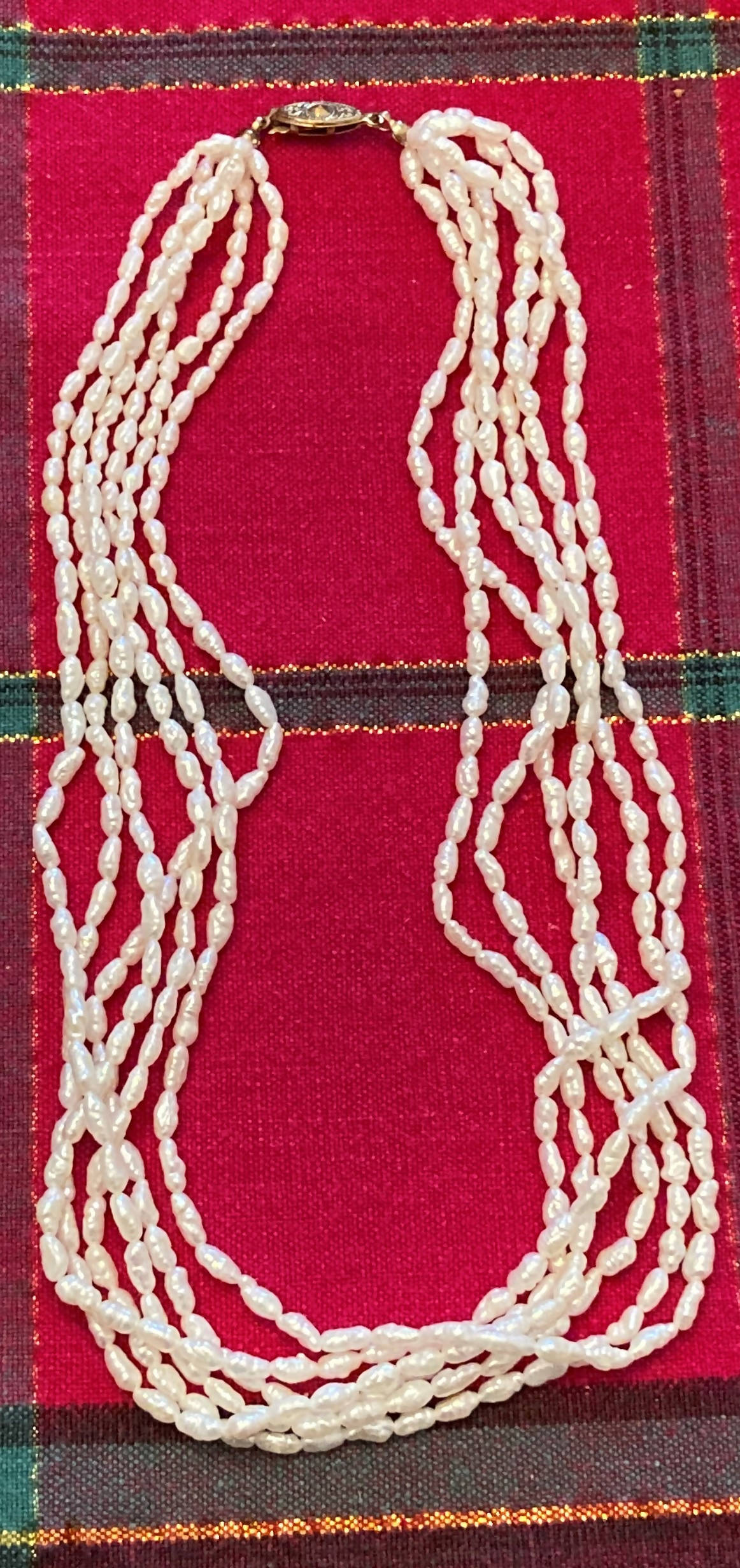Jewelry = Vintage Fresh Water Seed Pearl Necklace