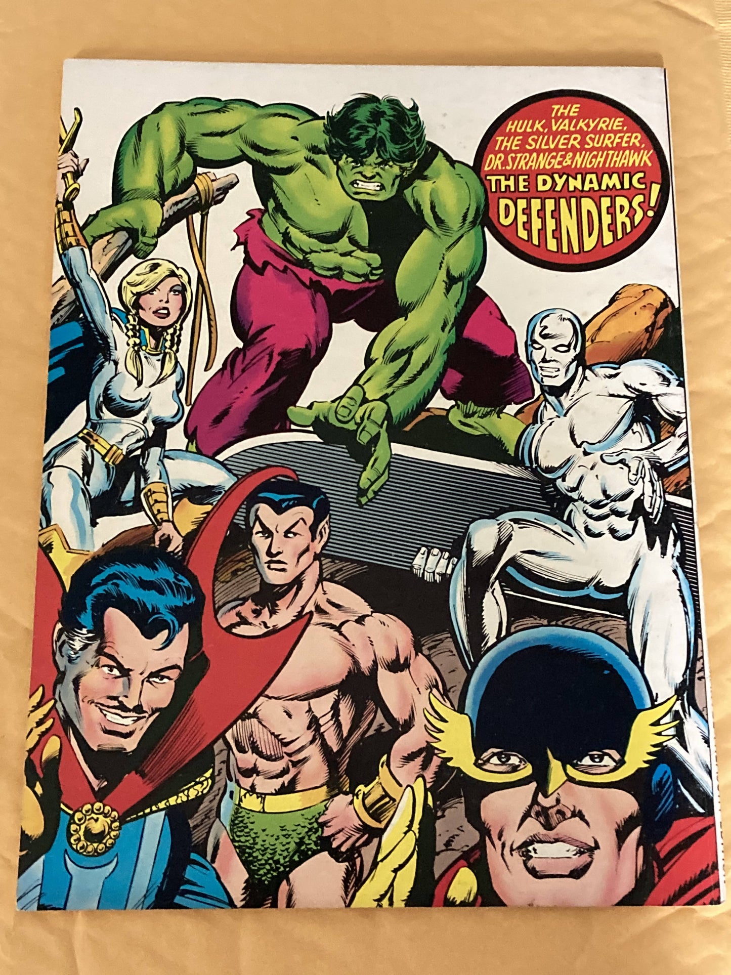 Comic Book = MARVEL TREASURY EDITION #16 - THE DEFENDERS!